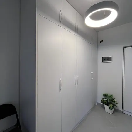 Ksamil Apartament アパート クサミル