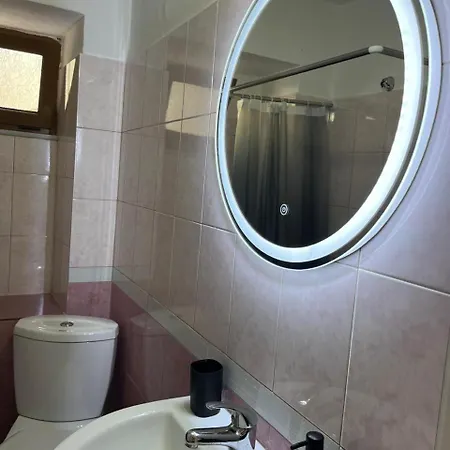 アパート Ksamil Apartament
