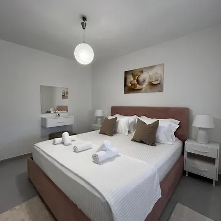 Ksamil Apartament クサミル