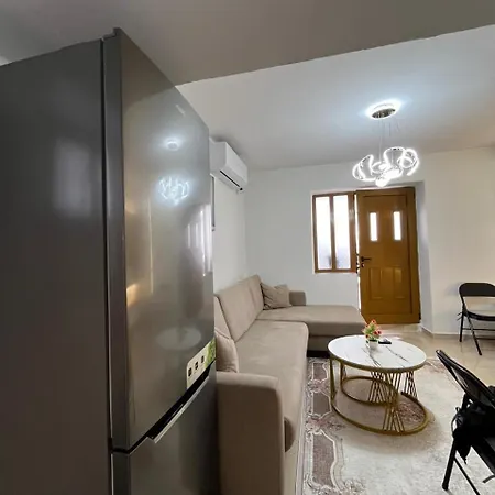 アパート Ksamil Apartament