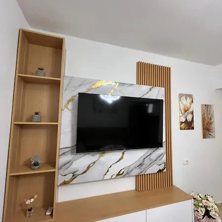 Ksamil Apartament アパート クサミル