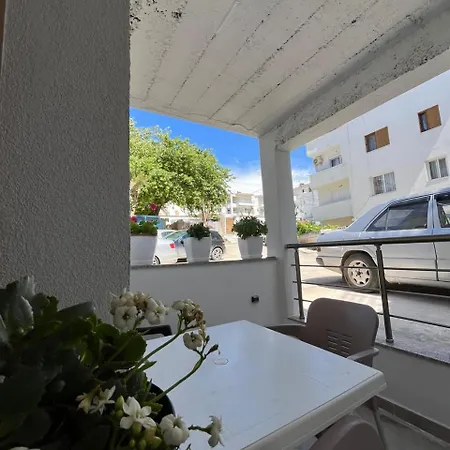 Ksamil Apartament クサミル
