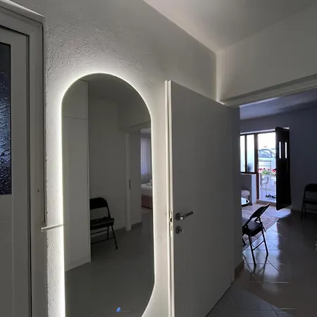 アパート Ksamil Apartament クサミル