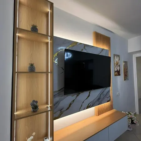 アパート Ksamil Apartament クサミル